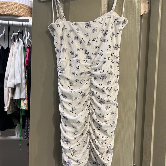 Princess Polly Dresses & Skirts - Princess Polly Floral Mini Dress. Size 4.